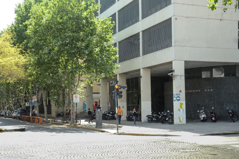 fachada de la facultad de ciencias económicas