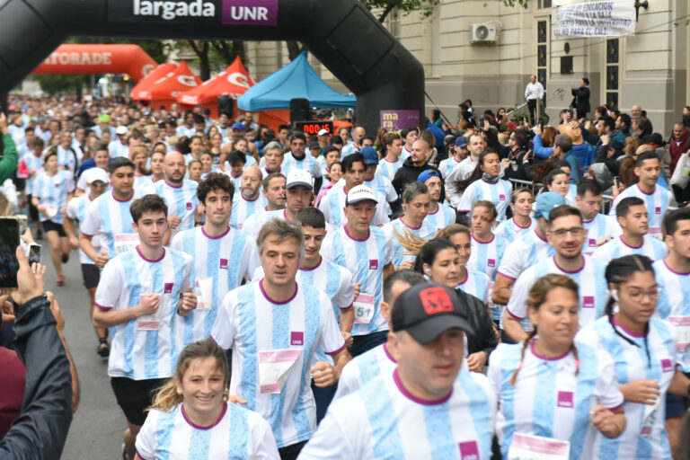 Lee más sobre el artículo Más de 1000 corredores en la Maratón UNR