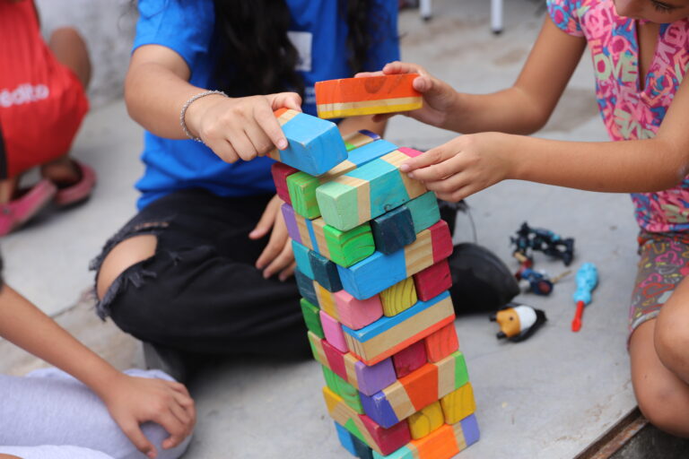 Niños jugando en el marco del Programa Andamios