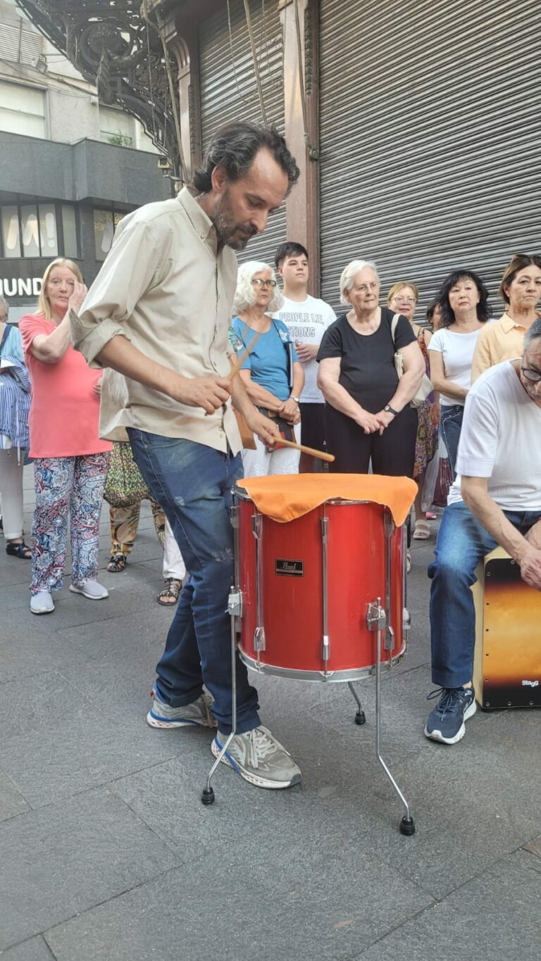 Lee más sobre el artículo <strong>Ritmos Folclóricos y Latinos para descubrir en grupo.</strong>
