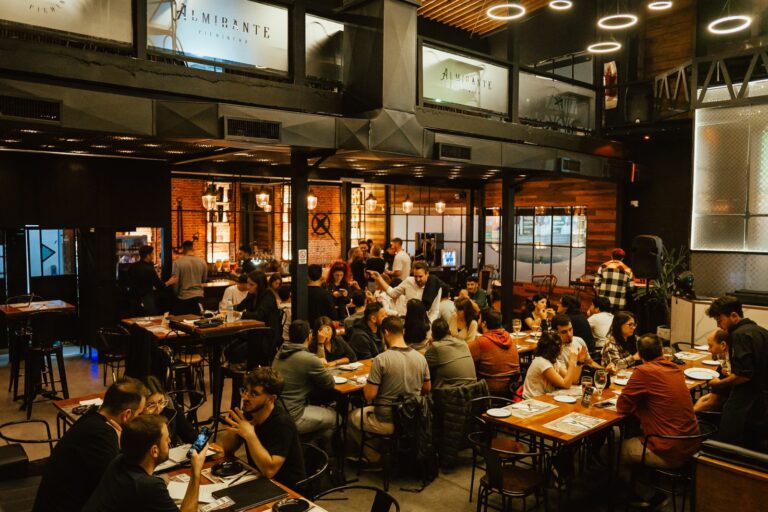 Lee más sobre el artículo Restaurant “ALMIRANTE” – Esquina Brown y Av. Francia