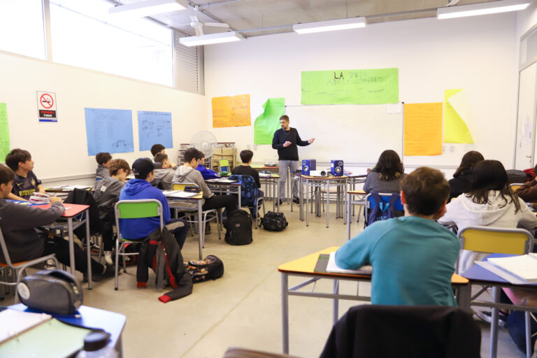 abre la inscripción para la escuela de ciencias sociales y humanísitcas