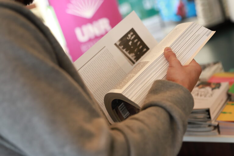 Lee más sobre el artículo La agenda de UNR Editora en la Feria del Libro