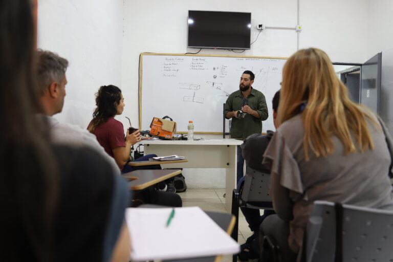 Lee más sobre el artículo Convocatoria docente para Oficios y Adultos Mayores