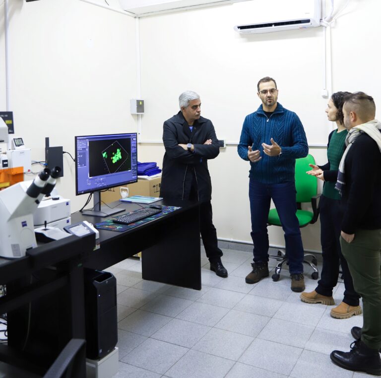 Lee más sobre el artículo Equipos de última generación en Bioquímicas UNR