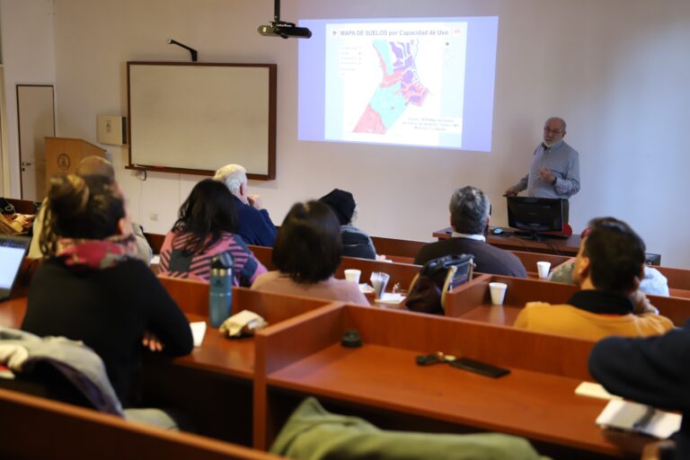 Lee más sobre el artículo Taller para periodistas en la Facultad de Ciencias Agrarias