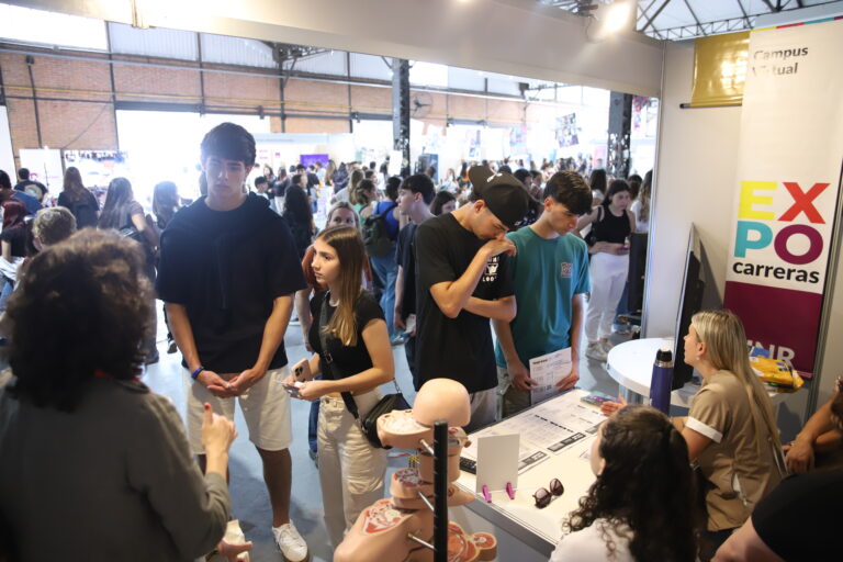 Lee más sobre el artículo ​“El corazón de la UNR late por la fuerza de sus estudiantes”