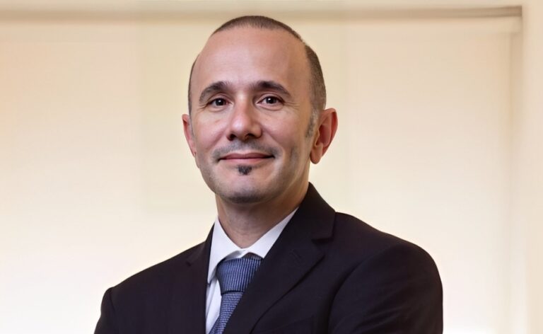 Lee más sobre el artículo Profesor Honorario Dr. Diego Moreno Rodríguez Alcalá 