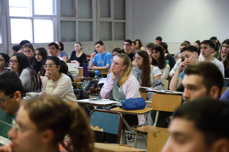 Lee más sobre el artículo Encuentros sobre la inserción al mundo laboral