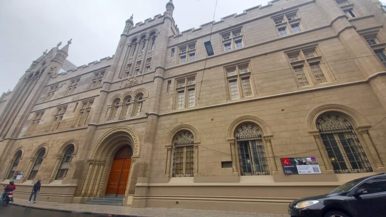 Lee más sobre el artículo Convocatoria Licitación Pública N° 5/2025 – “Rehabilitación del Salón de Actos – Escuela de Música”