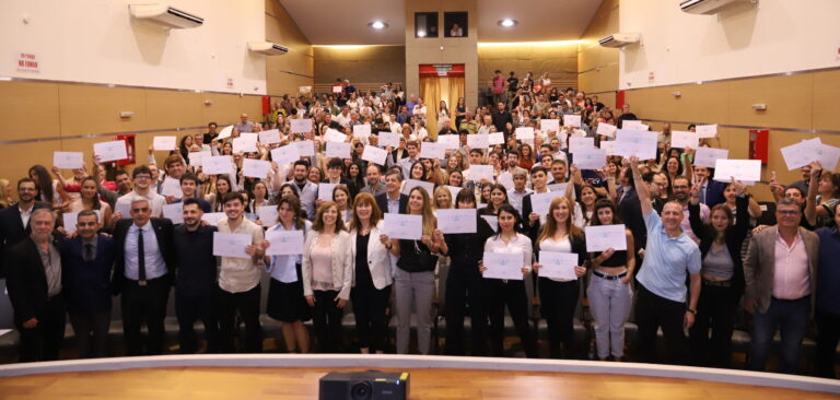 Lee más sobre el artículo Creció un 22% la tasa de graduados en la UNR