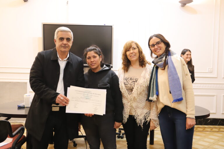 Lee más sobre el artículo “Otra Vuelta” entregó diplomas a sus graduados