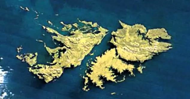 Lee más sobre el artículo Malvinas: historia, derecho y soberanía en el Atlántico Sur