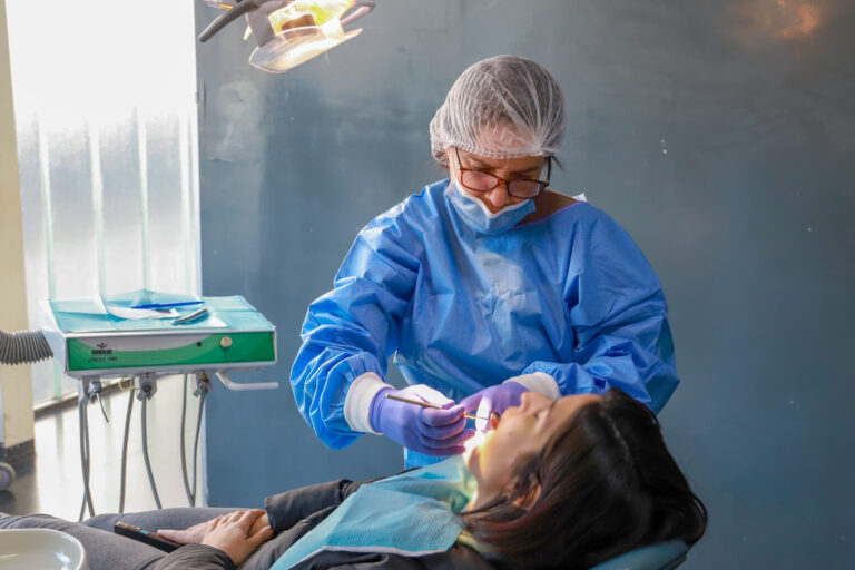 Lee más sobre el artículo Odontología UNR: compromiso social, innovación y formación