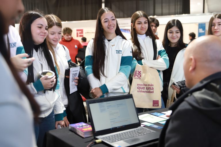 Lee más sobre el artículo Miles de jóvenes en la apertura de la Expo Carreras