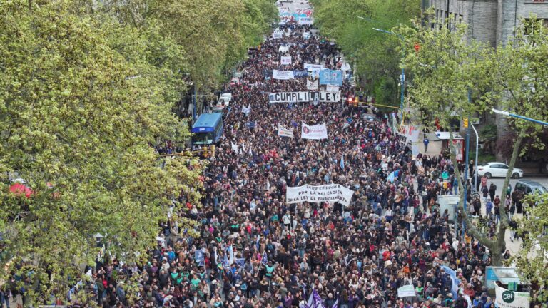 Lee más sobre el artículo Un millón de personas para defender la universidad pública